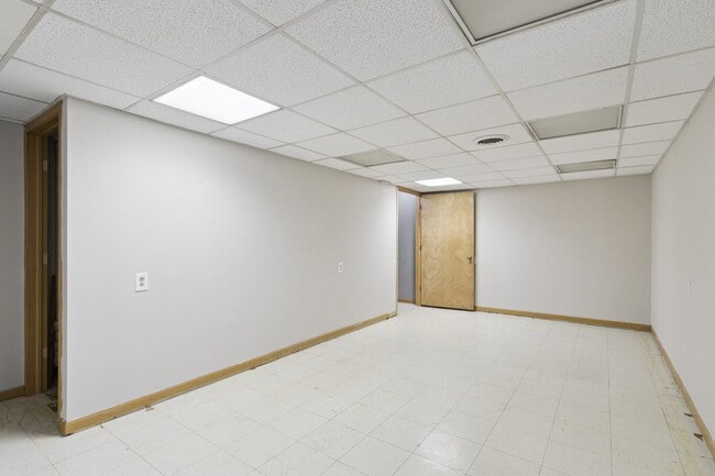 Building Photo - 3403 Green Pastures Ln