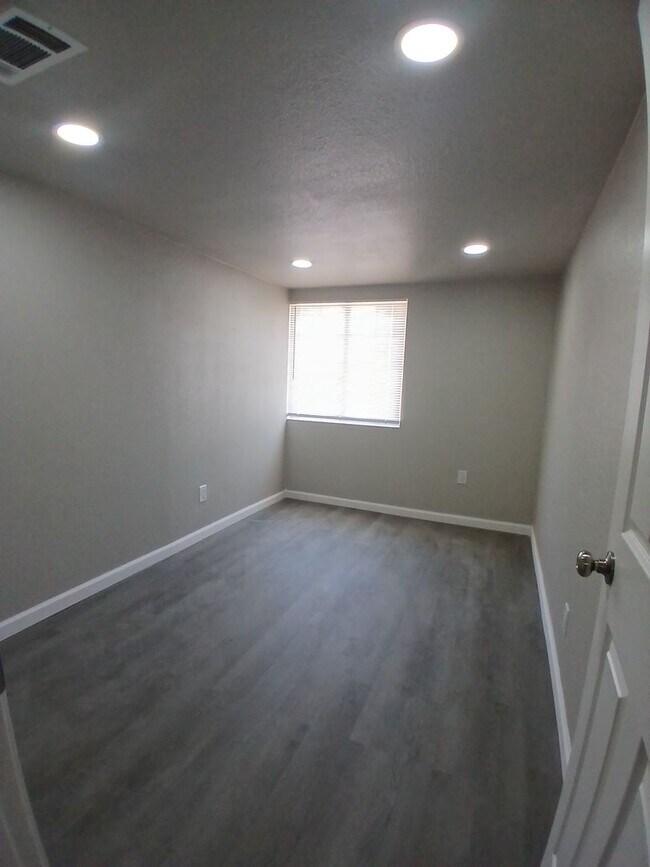 Building Photo - Charming Renovated 3-Bedroom Home for Rent