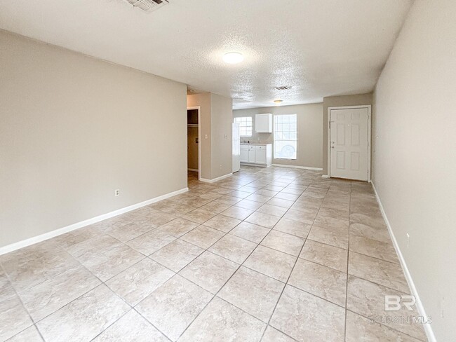 Building Photo - 6415 Schoel Ln