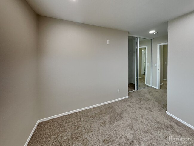 Building Photo - 2618 S Devonna Ln
