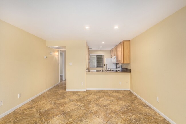 Building Photo - Remodeled 2-Bedroom, 2-Bath Condo in Prime...