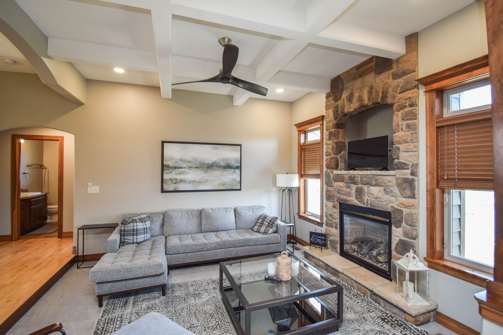 Building Photo - 2204 S Silverthorne Ave