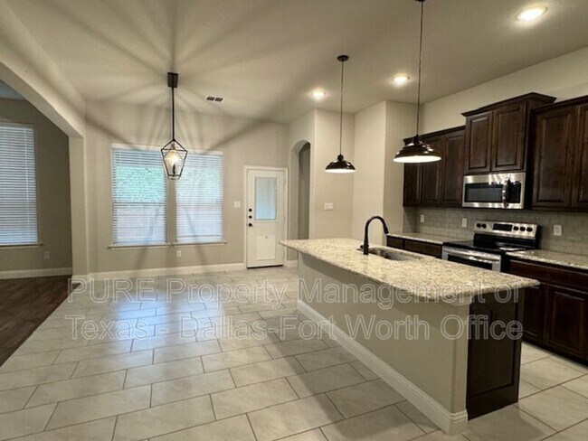 Building Photo - 1612 Town Creek Cir
