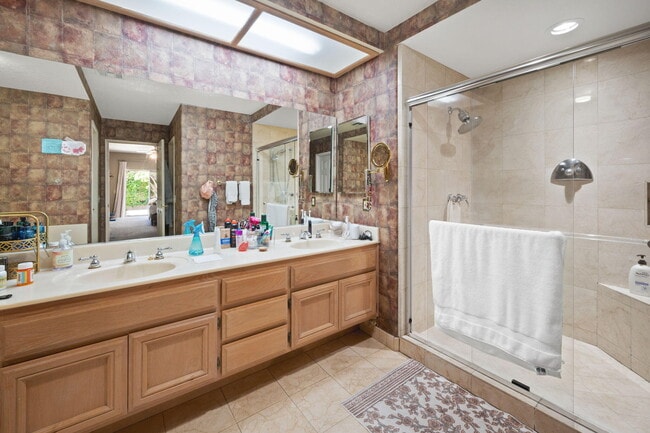 Building Photo - 48125 Vía Hermosa