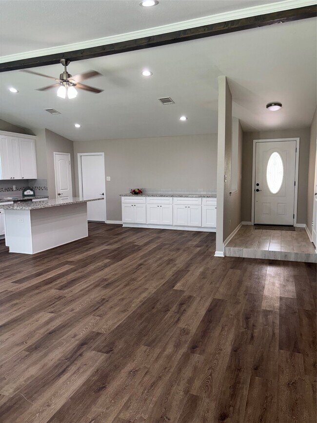 Building Photo - 15815 Whipple Tree Dr