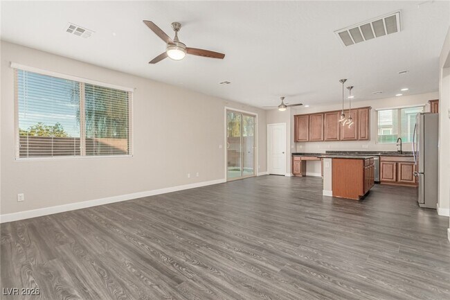 Building Photo - 788 Forest Peak St