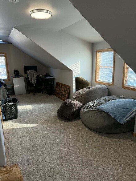 Building Photo - 1318 10th St N