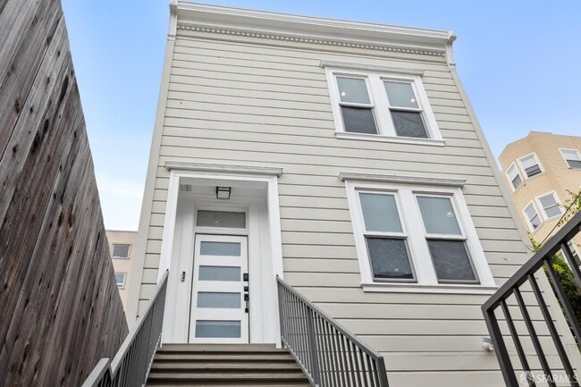 Building Photo - 971 Filbert St