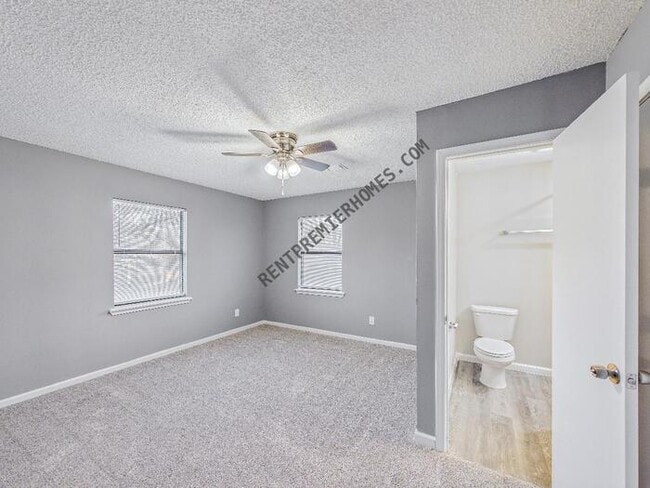 Building Photo - 4913 Foxrun Cir