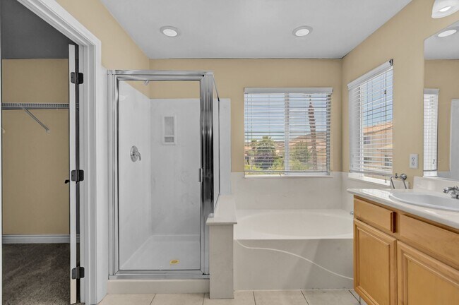 Building Photo - A Fabulous 4 Bedroom Home with a Sparkling...