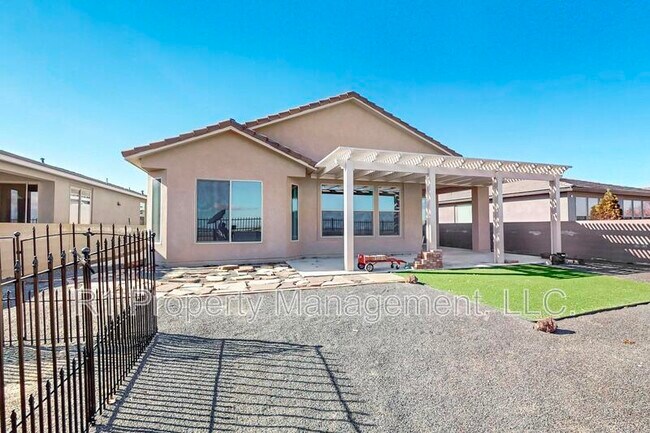 Building Photo - 6405 Kings Cyn Cv NE