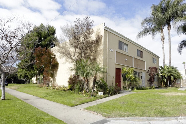 Building Photo - Palm Tree Gardens Apartments