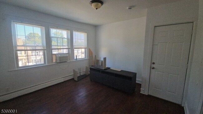 Building Photo - 264 Pomona Ave