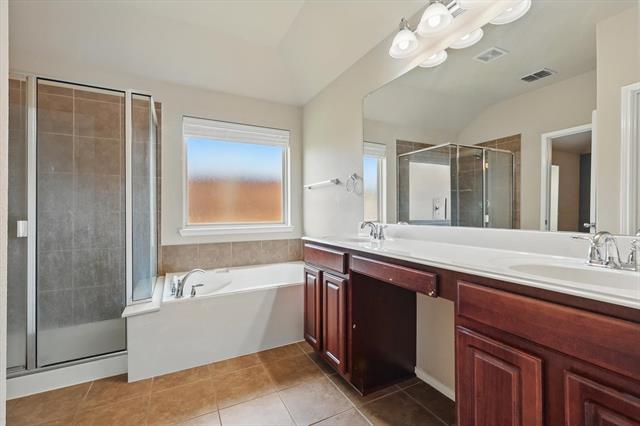 Building Photo - 1204 Villa Paloma Blvd