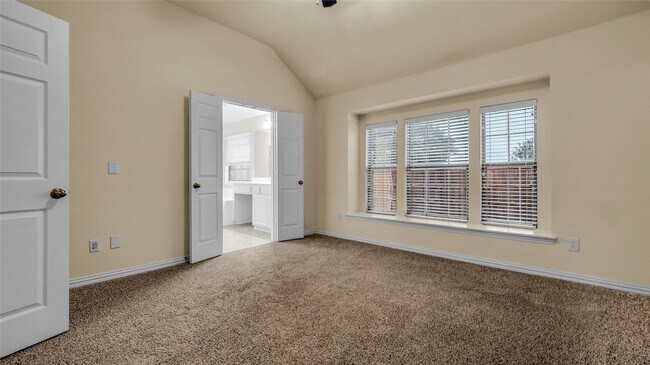 Building Photo - 2224 Crestridge Dr