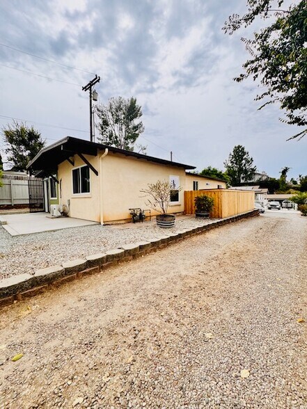 Building Photo - 8592 Atlas View Dr