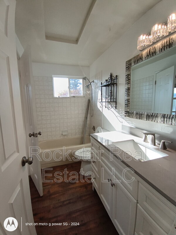 Building Photo - 3512 E 32nd Ave