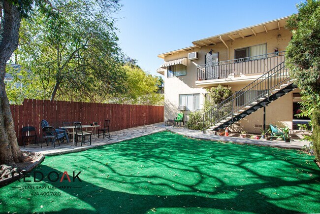 Building Photo - Modern, Spacious, Remodeled One Bedroom wi...