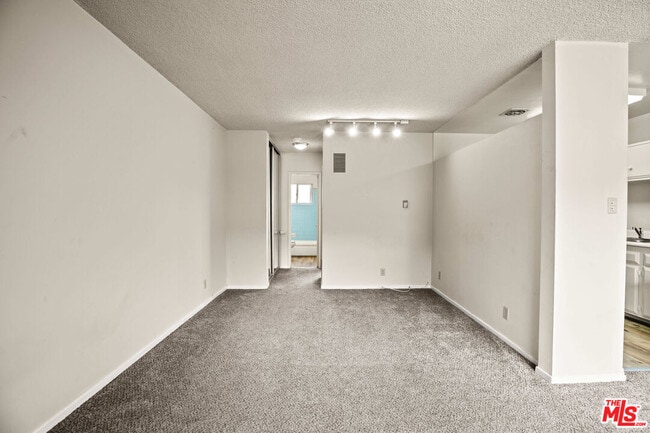 Building Photo - 1295 Federal Ave