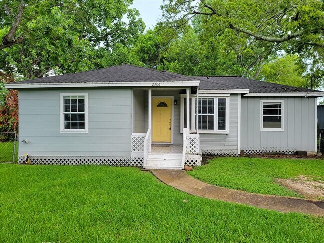 Primary Photo - 2306 Downey Dr