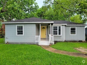 Building Photo - 2306 Downey Dr