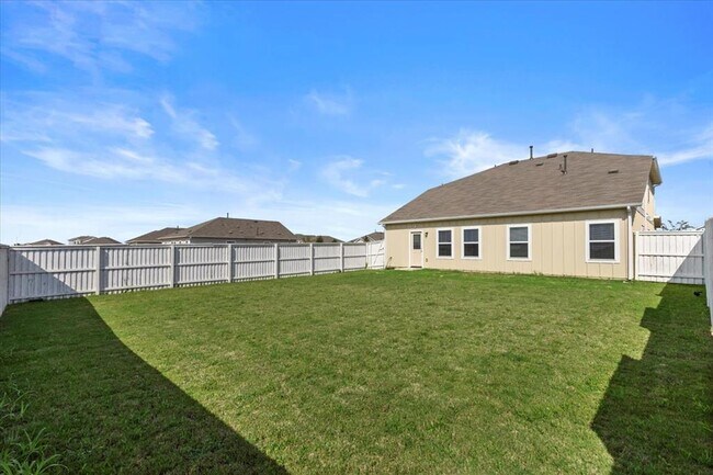 Building Photo - 1296 Teychas Dr
