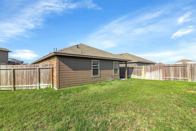 Building Photo - 16831 Silent Pines Ct