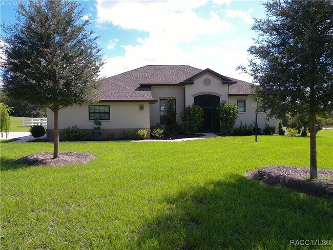 Building Photo - 1381 N Spend a Buck Dr