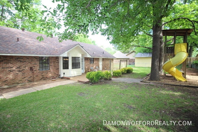 Building Photo - 308 Longmeadow Ct N
