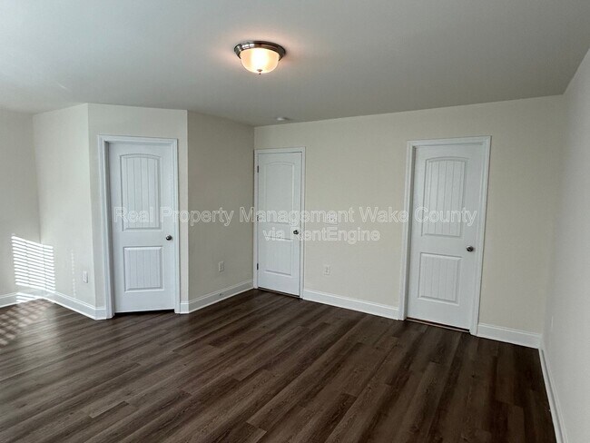 Building Photo - 156 Polaris Ave