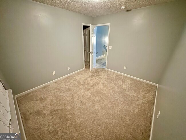 Building Photo - 322 Clover Brook Dr