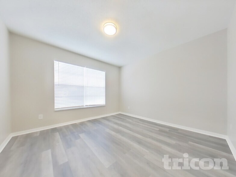 Building Photo - 1990 Turnberry Dr