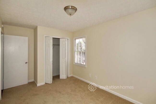 Building Photo - 4660 Candlewyck Way