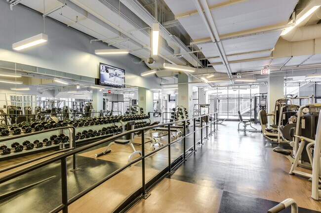 Building Photo - 225 N Columbus Dr