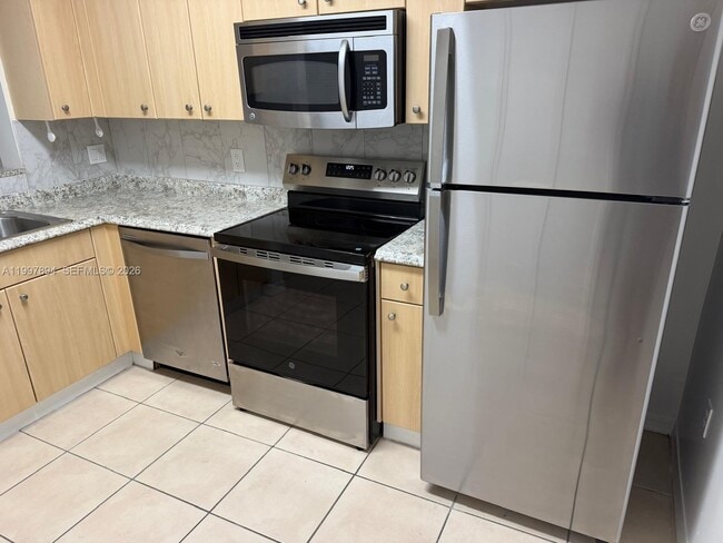 Building Photo - 6676 SW 115th Ct