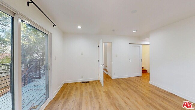 Building Photo - 3424 Oak Glen Dr