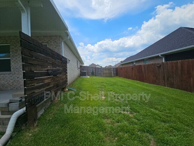Building Photo - 6047 Twenty One Oaks Dr