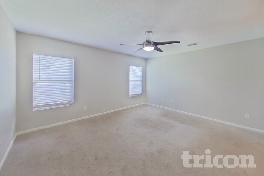 Building Photo - 15180 Bareback Dr