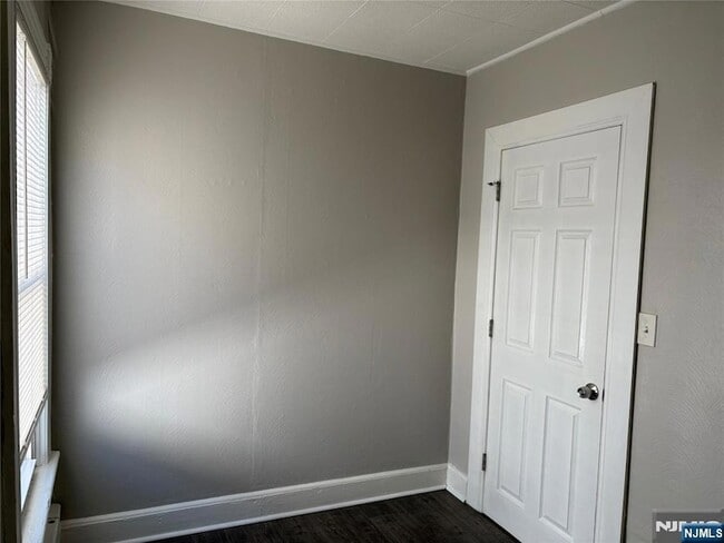 Building Photo - 106 Grand St