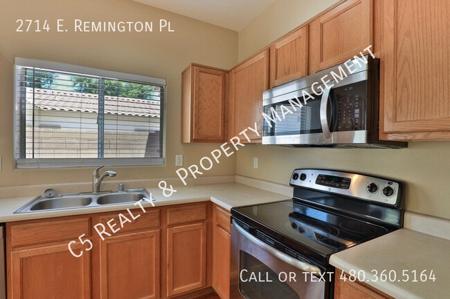 Building Photo - 2714 E Remington Pl