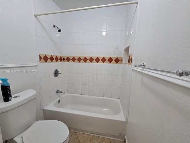 Building Photo - 2264 SW 81st Ave