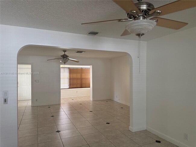 Building Photo - 1847 Wiley St