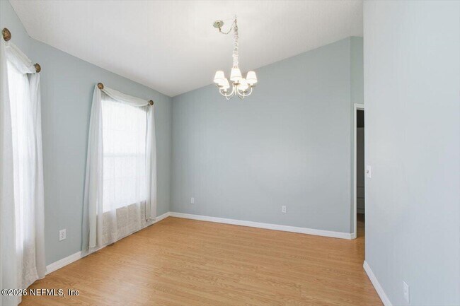 Building Photo - 160 Crossroad Lakes Dr