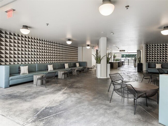 Building Photo - 800 Embassy Dr