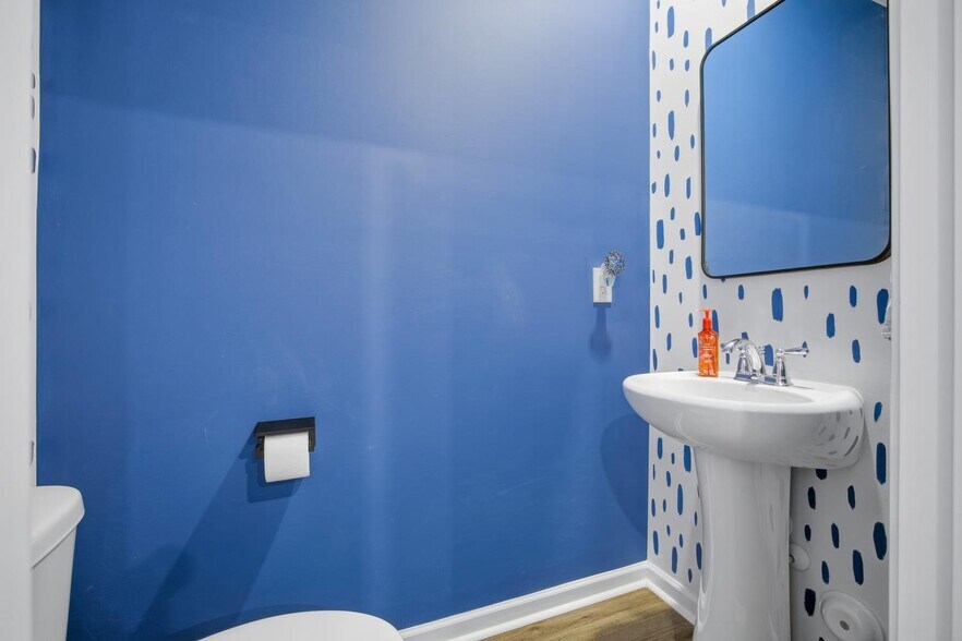 Half bath - 6668 Lemon Ln