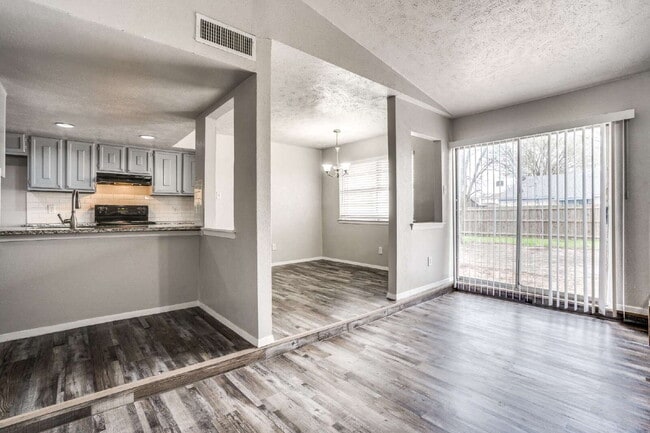 Building Photo - Stylishly Updated Home with Spacious Living and Ample Outdoor Space