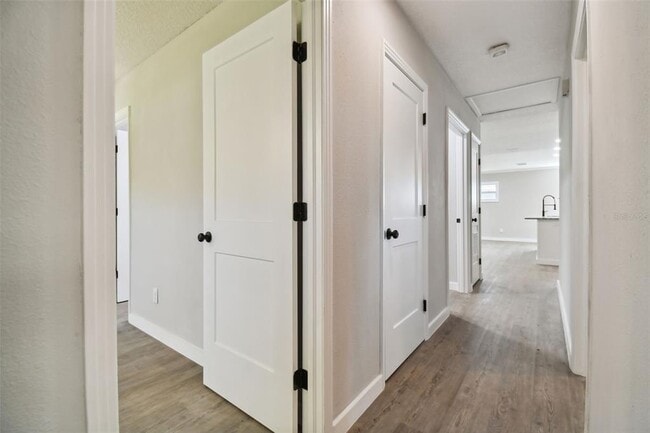 Building Photo - 535 W Palmeden Dr