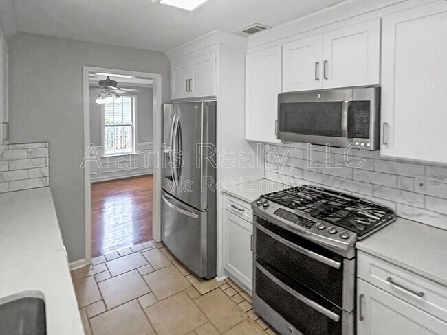 Building Photo - 1680 Berryhill Rd