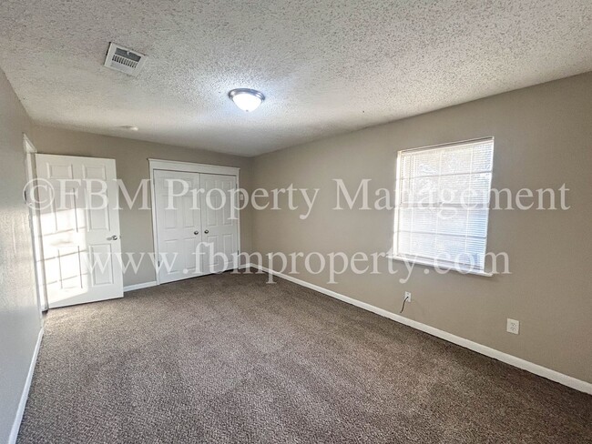 Building Photo - 1312 N Shawnee St