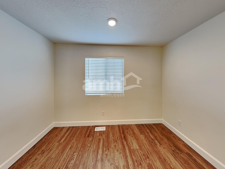 Building Photo - 5962 Verdigris Dr